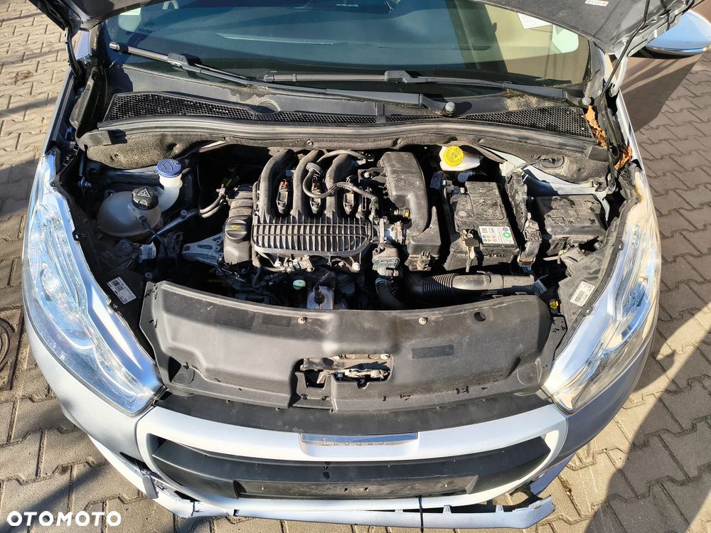 Peugeot 208 - 13