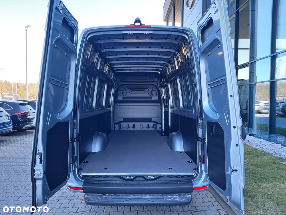 Mercedes-Benz SPRINTER - 11