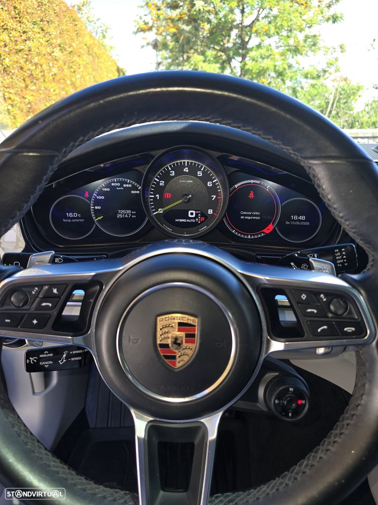 Porsche Panamera 4 E-Hybrid - 8