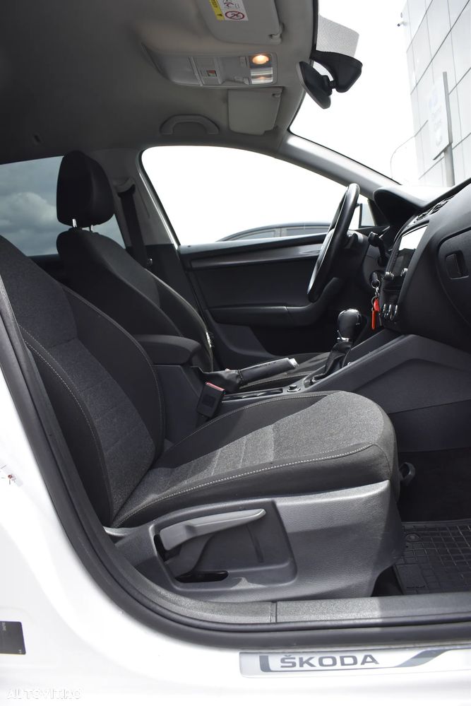 Skoda Octavia 1.6 TDI DSG Style - 35