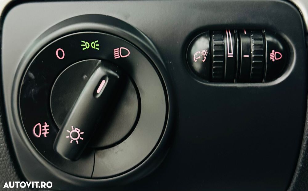 Volkswagen Golf 1.4 Comfortline - 12