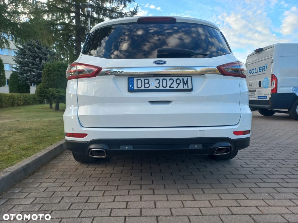 Ford S-Max - 13