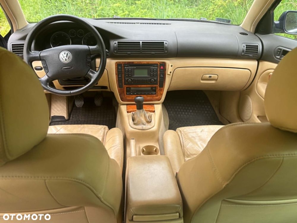 Volkswagen Passat 1.9 TDI Comfortline - 14