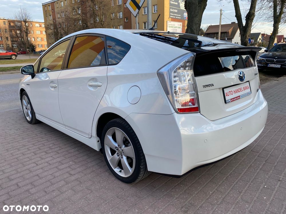 Toyota Prius (Hybrid) Comfort - 17