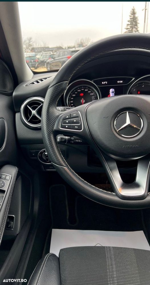 Mercedes-Benz GLA 200 d 4MATIC Aut. - 2