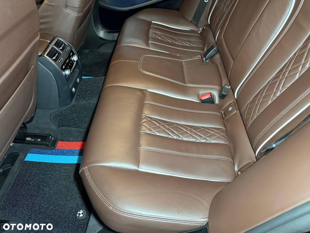 BMW Seria 5 530i Sport Line - 27