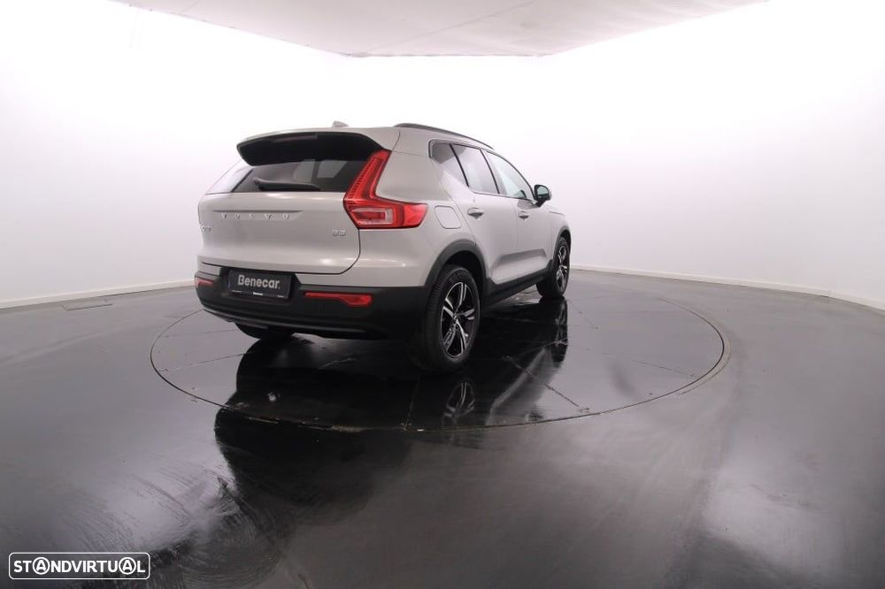 Volvo XC 40 2.0 B3 Plus Dark - 8