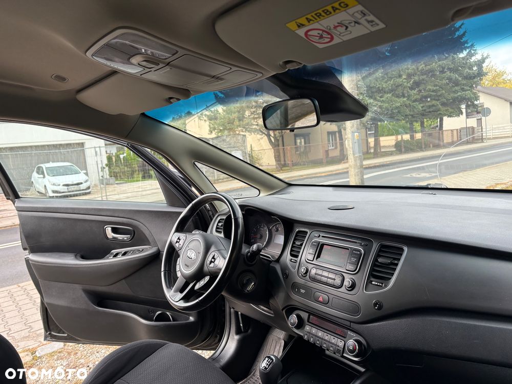 Kia Carens - 22