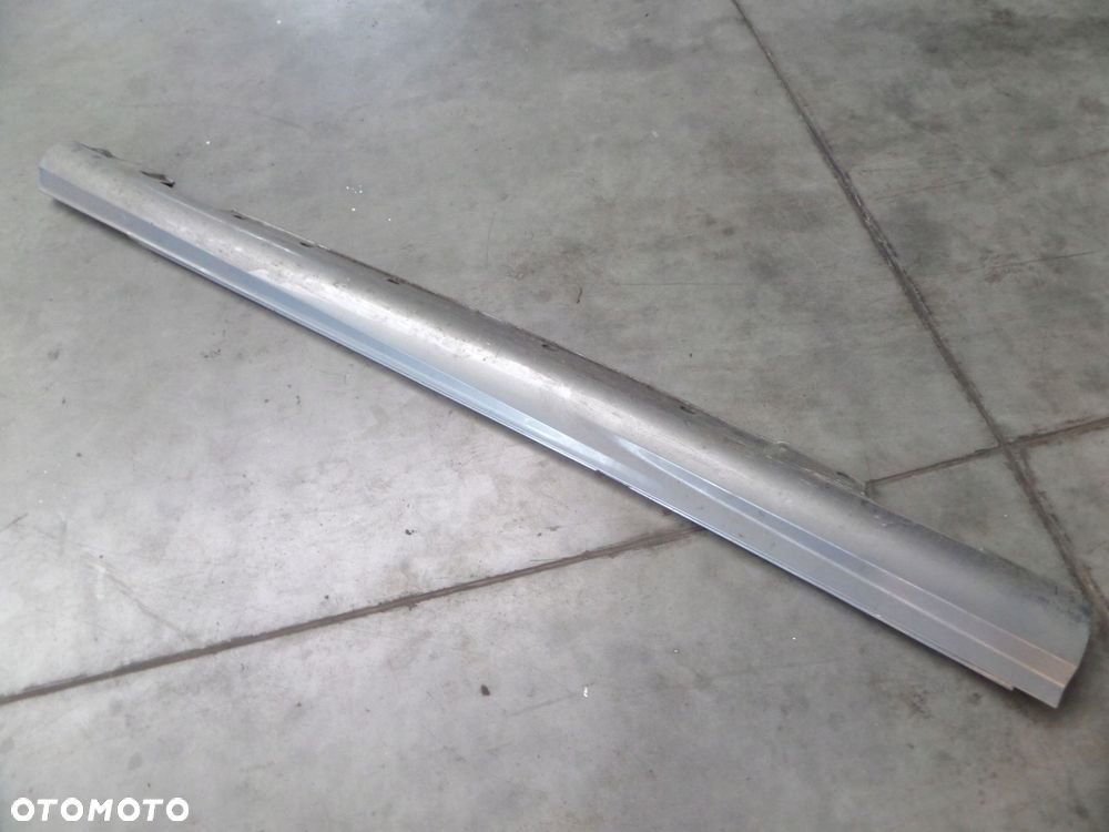 mercedes-benz oe a2046981454 listwa progowa - 1