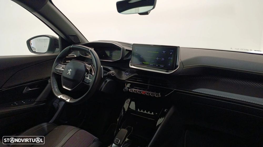 Peugeot 2008 1.2 PureTech GT Line EAT8 - 19