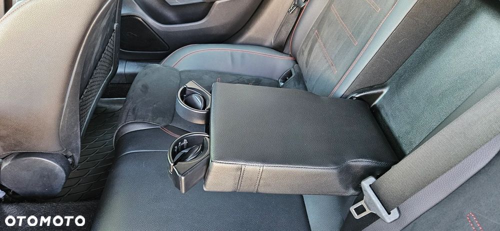 Mercedes-Benz CLA 200 AMG Line 7G-DCT - 30