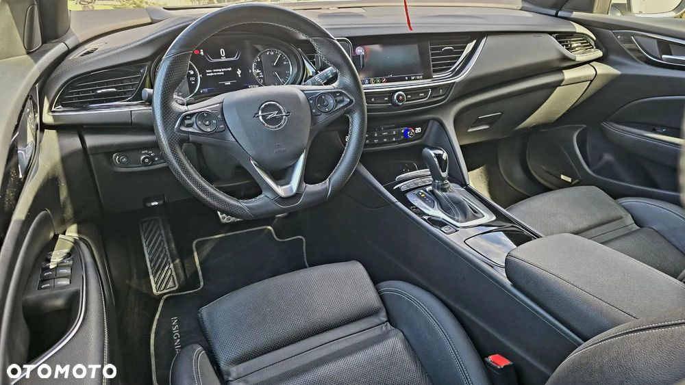 Opel Insignia CT 1.6 T Exclusive S&S - 26
