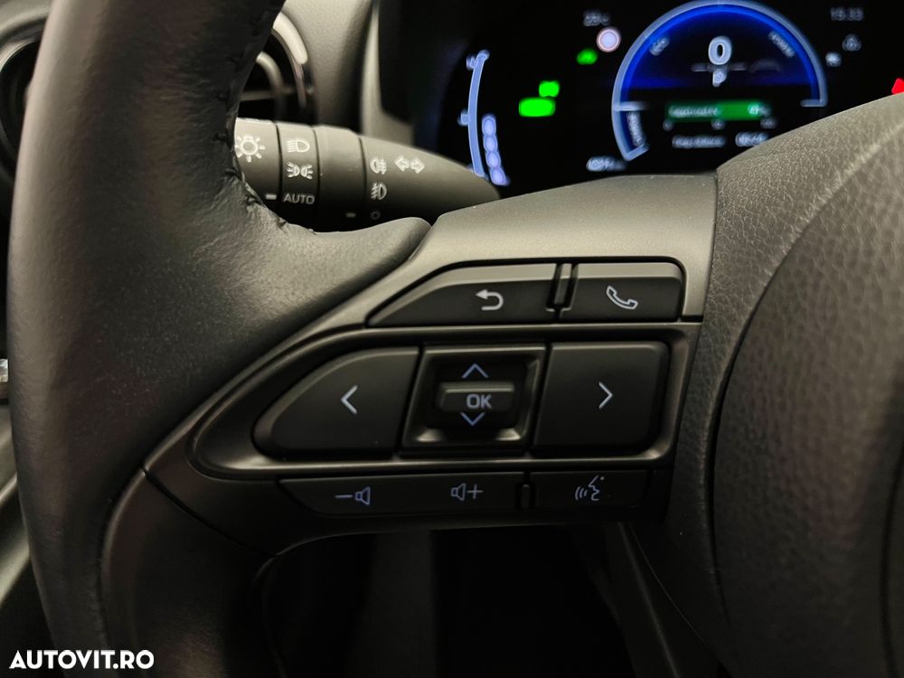 Toyota Yaris 1.5 VVT-i HSD Dynamic - 33