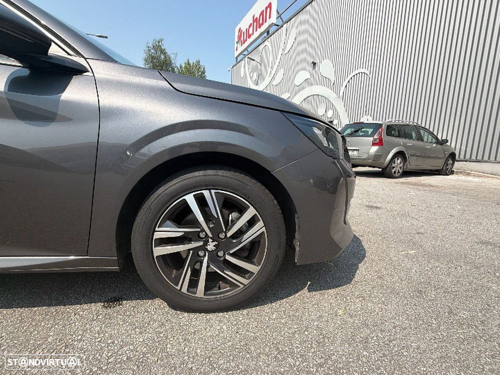 Peugeot 208 - 17