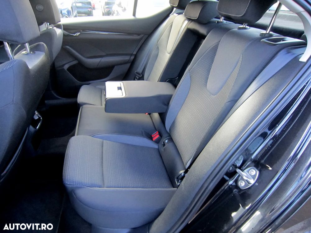 Skoda Octavia 2.0 TDI DSG Ambition - 8