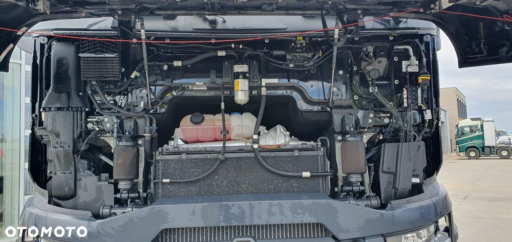 Renault T HIGH 4X2 13L E6 High Sleeper cab + ADR - 7
