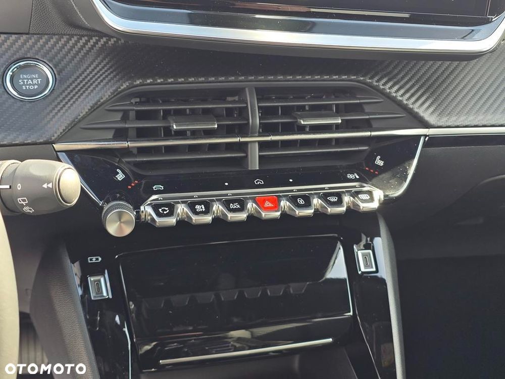 Peugeot 2008 PureTech mHEV Allure e-DCS6 - 17