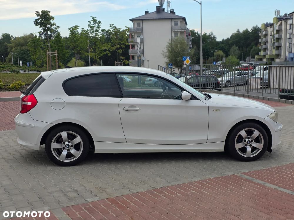 BMW Seria 1 118i Edition Sport - 9