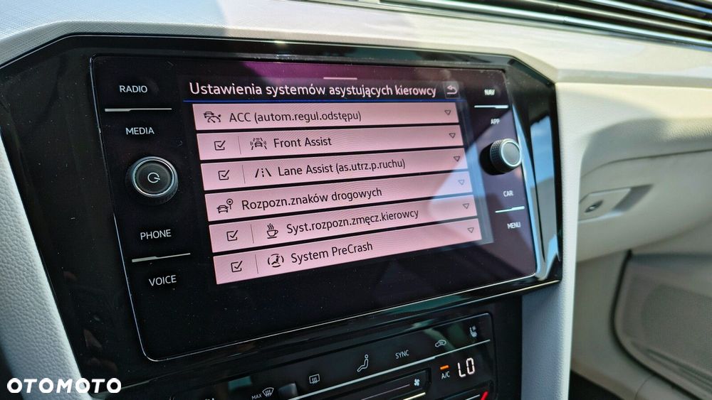 Volkswagen Passat Variant 2.0 TDI 4Mot Elegance DSG - 18
