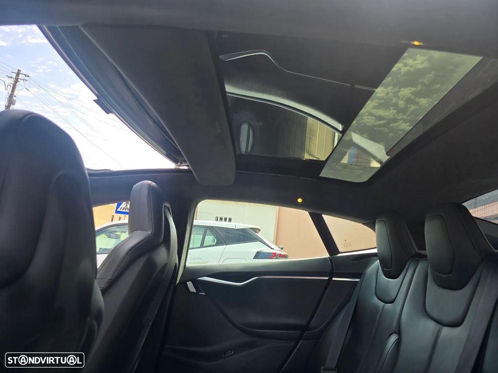 Tesla Model S P90D - 23