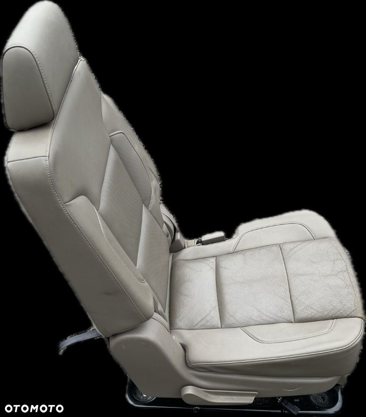 P9 GMC YUKON XL IV 2015 - FOTEL DRUGI II RZĄD TYŁ TYLNY PRAWY L0262153 - 4