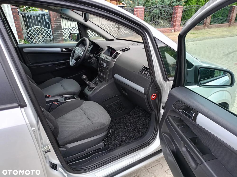 Opel Zafira - 11