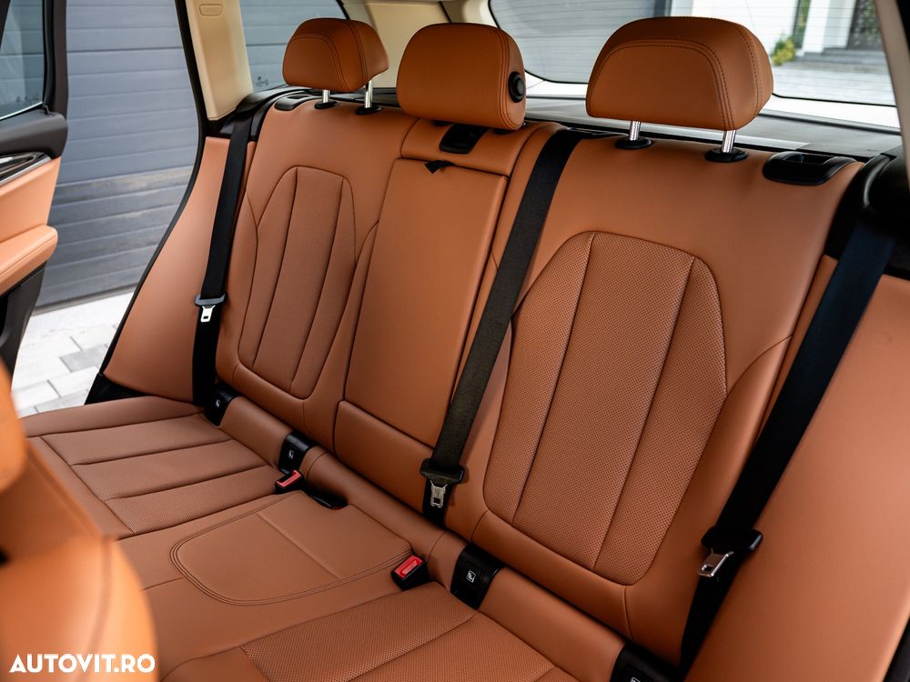 BMW X3 xDrive20d AT Luxury Line - 27