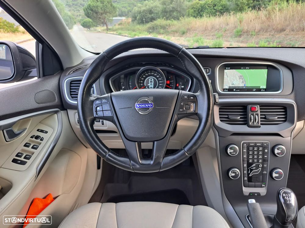 Volvo V40 D2 - 19