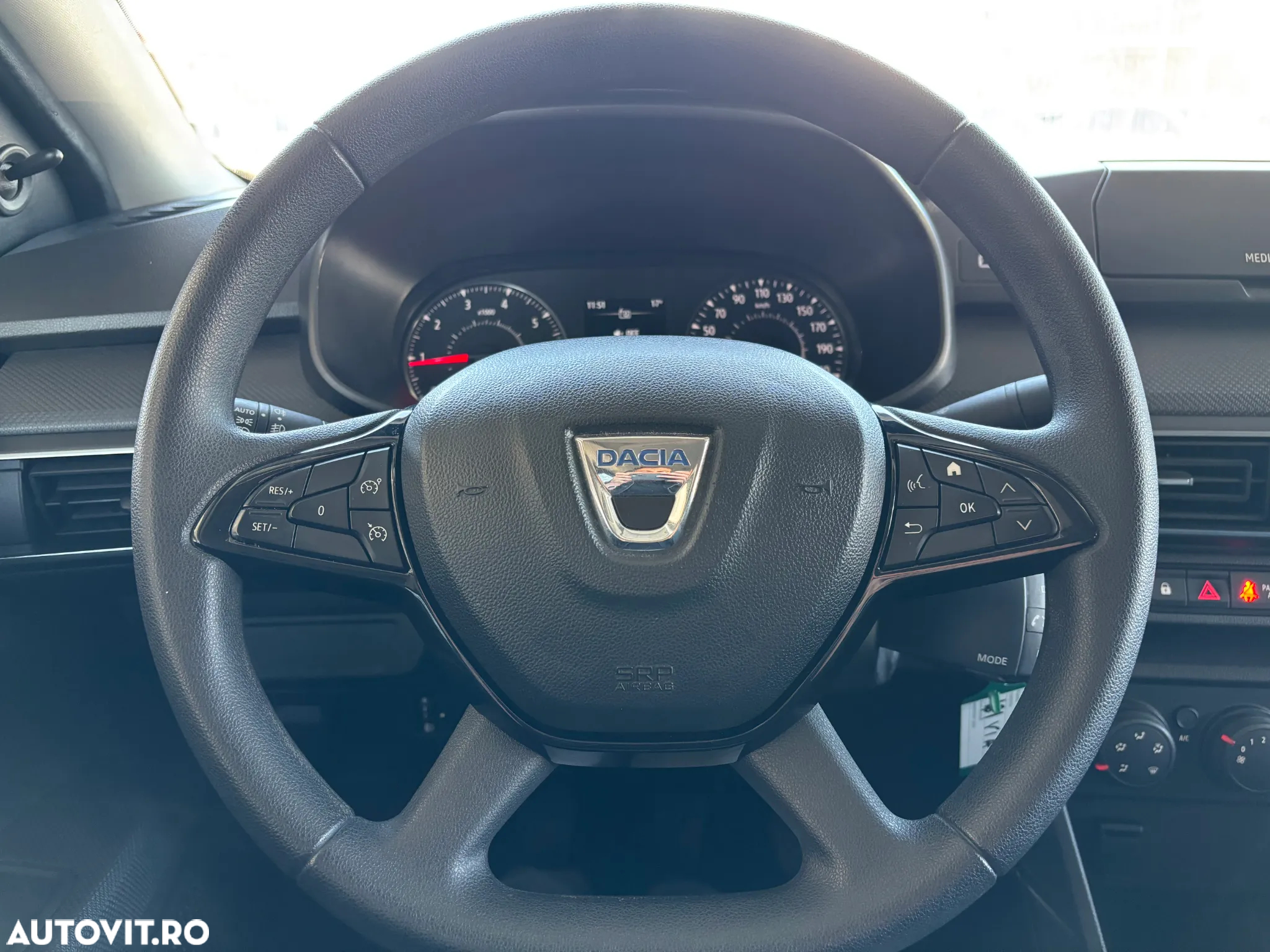 Dacia Logan TCe 90 Essential - 21