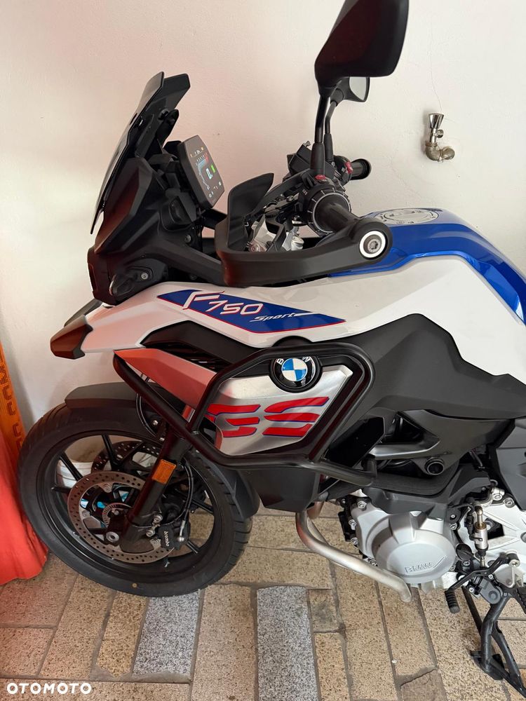BMW F - 4