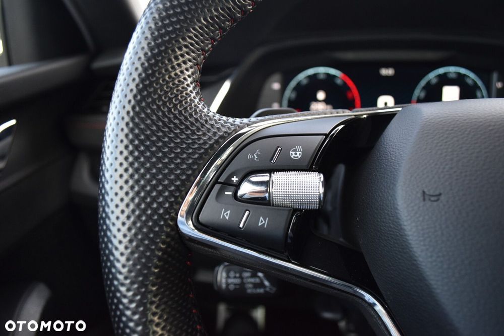 Skoda Octavia 2.0 TDI RS DSG - 14