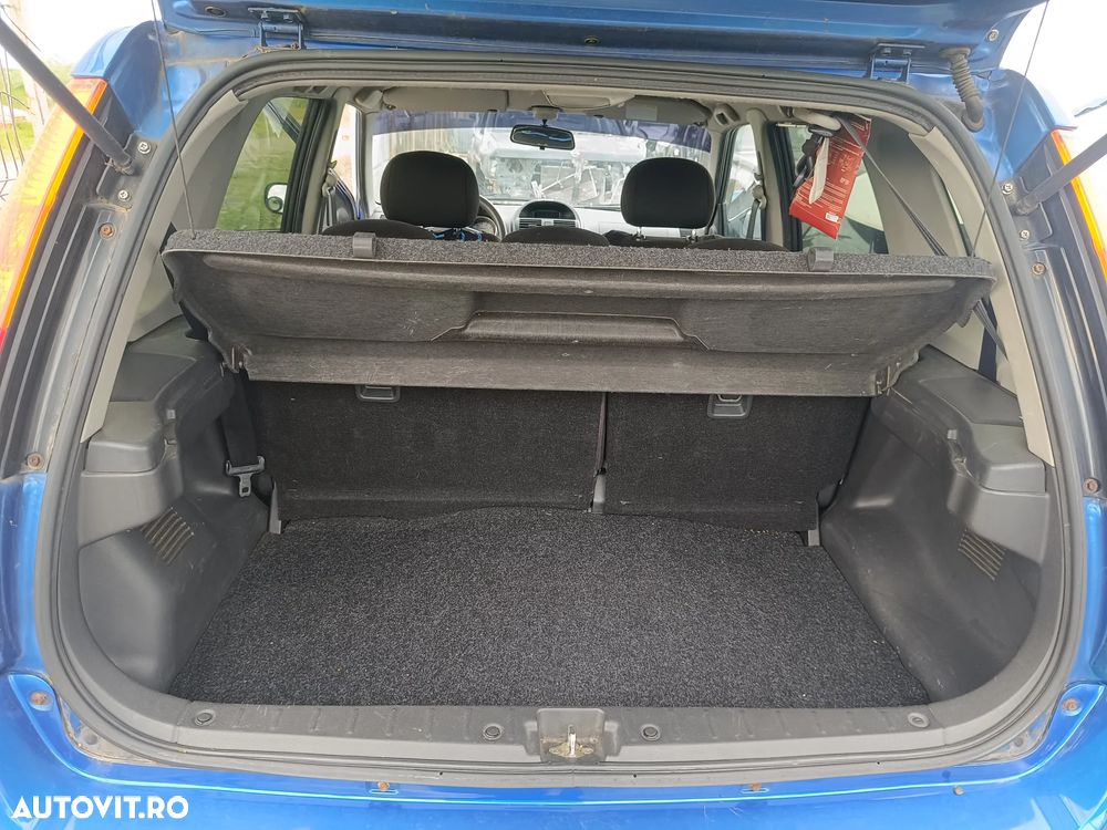 Dezmembrez suzuki ignis 1.3 4x2 și 1.5 benzina 4x4 fabricatie 2005 - 5