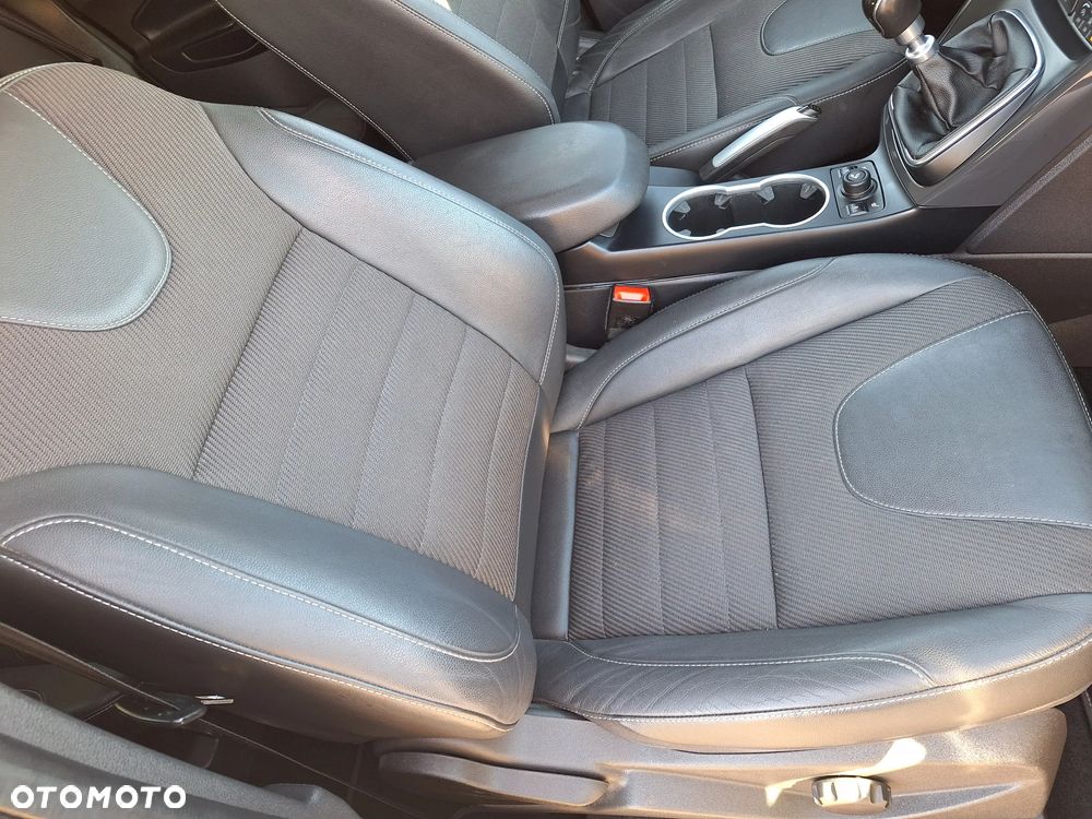 Ford Kuga 2.0 TDCi 4x4 Business Edition - 23