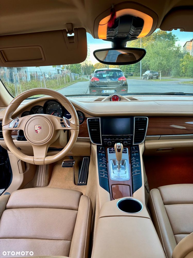 Porsche Panamera 4 - 9