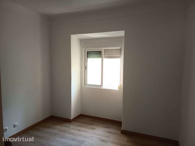 Arrenda-se apartamento T2 em Queluz - Grande imagem: 3/12