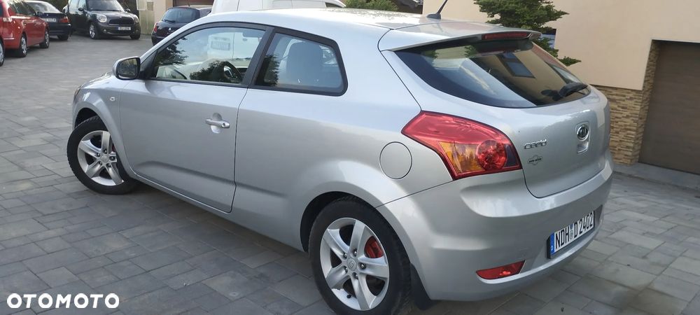 Kia ProCeed 1.4 CVVT Dream-Team Edition - 14