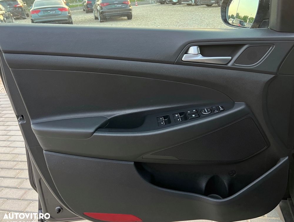 Hyundai Tucson 2.0 CRDI 4WD Automatik Premium - 24