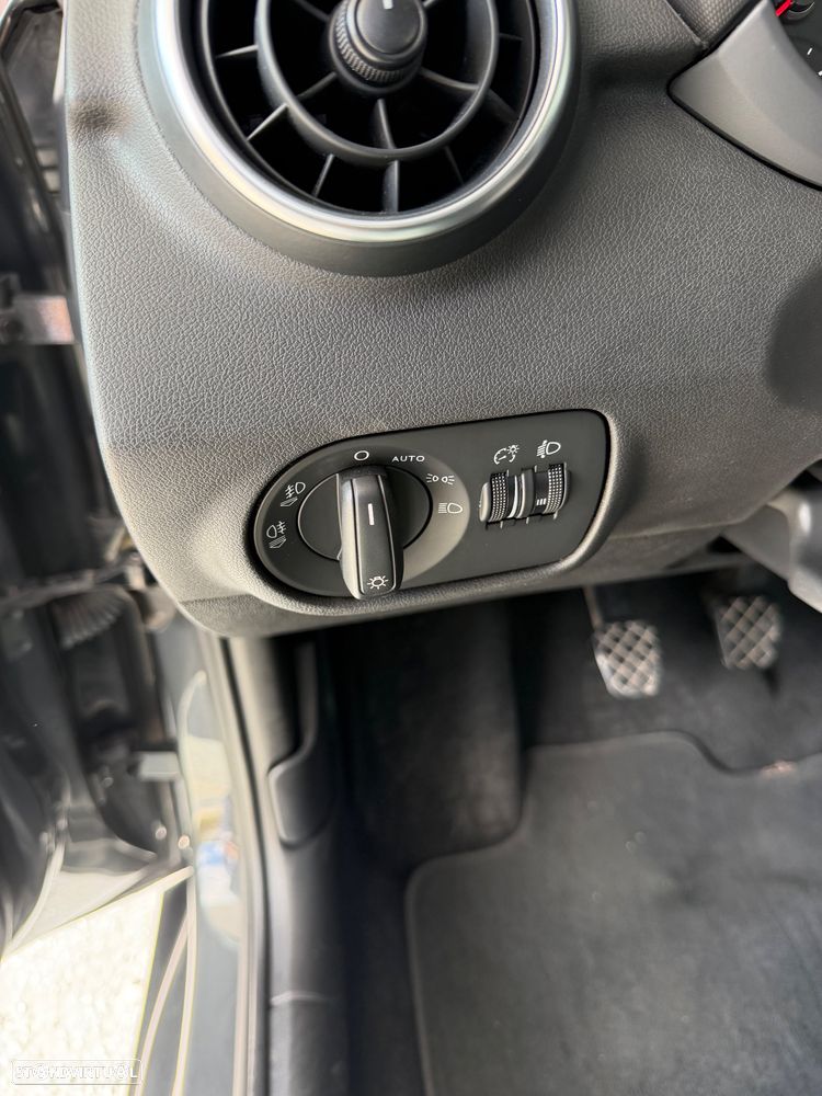 Audi A1 Sportback 1.6 TDI S-line - 15
