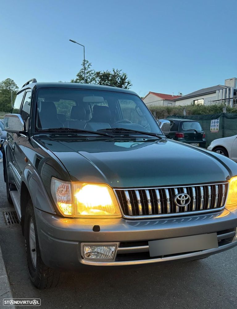 Toyota Land Cruiser - 4