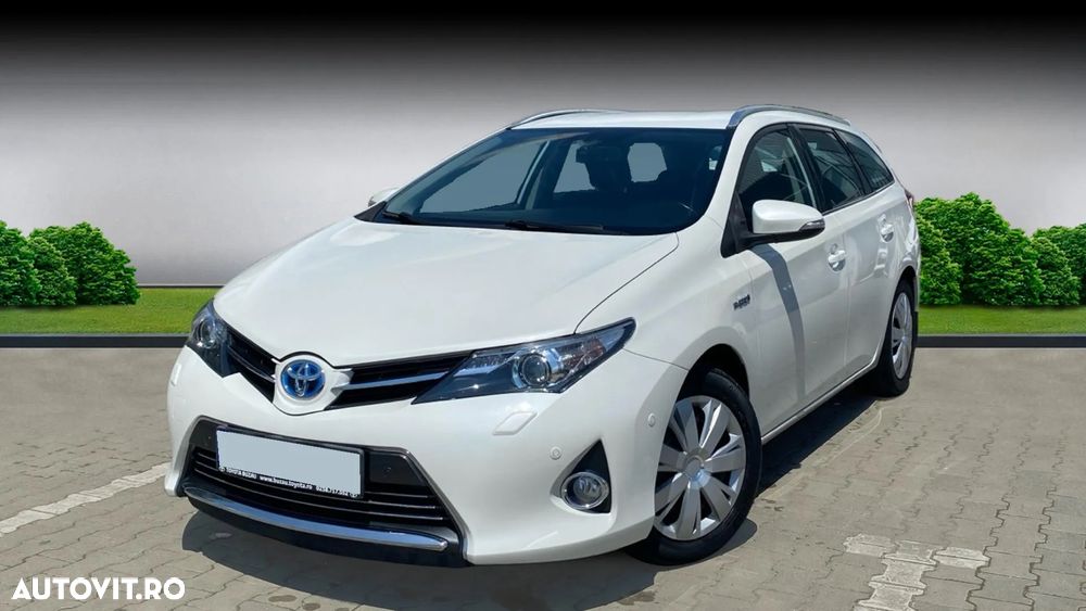 Toyota Auris 1.8 L VVT-i HSD Sol - 1