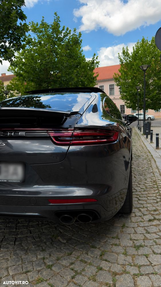 Porsche Panamera 4S - 9