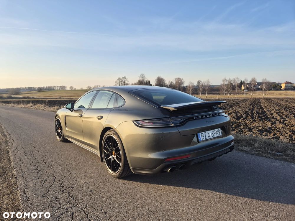 Porsche Panamera 4 Platinum Edition - 3