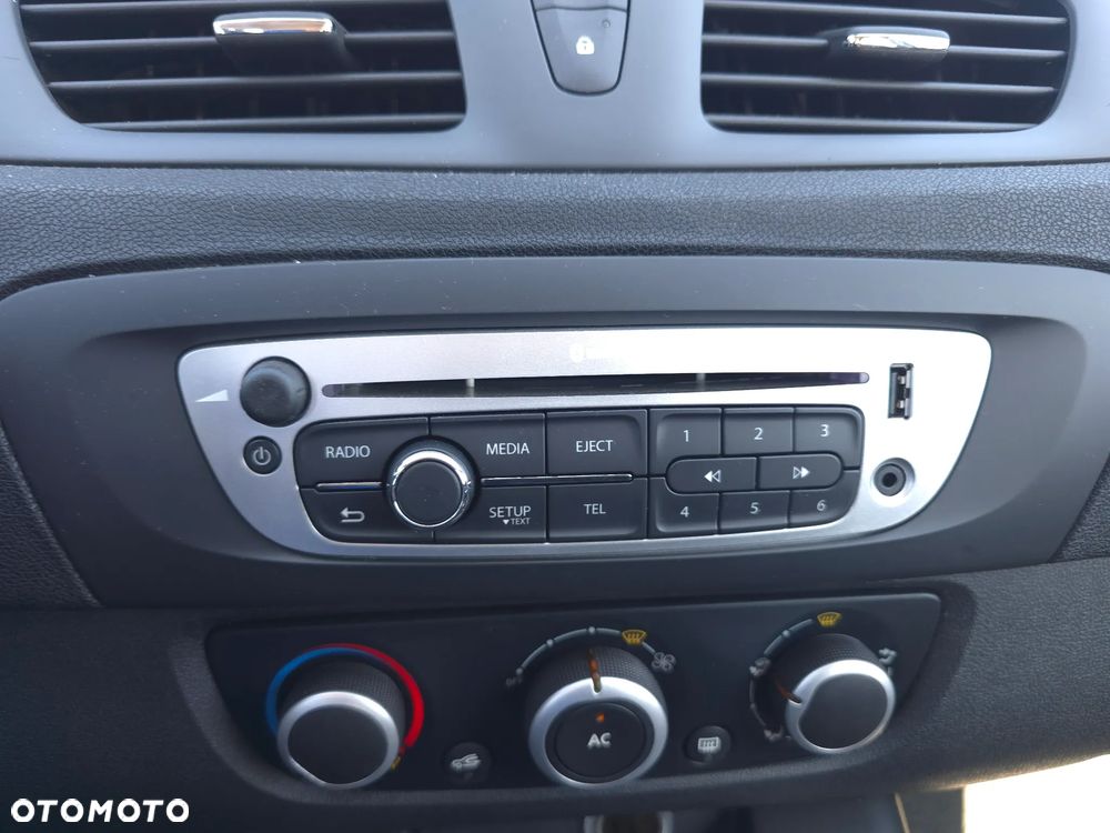 Renault Scenic 1.6 16V 110 TomTom Edition - 26