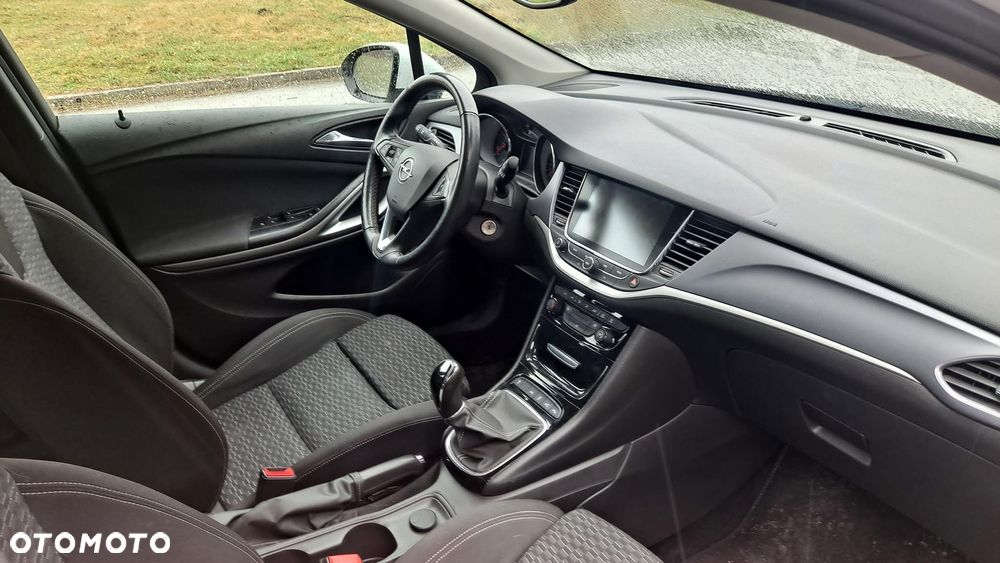 Opel Astra 1.6 CDTI Essentia S&S - 24