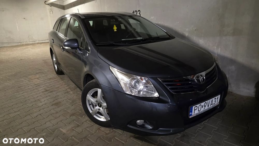 Toyota Avensis 2.0 D-4D Luna - 2