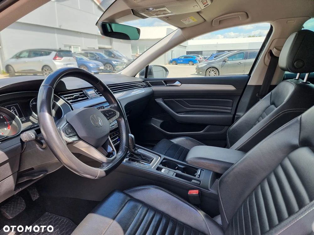 Volkswagen Passat 2.0 TSI Business DSG - 12