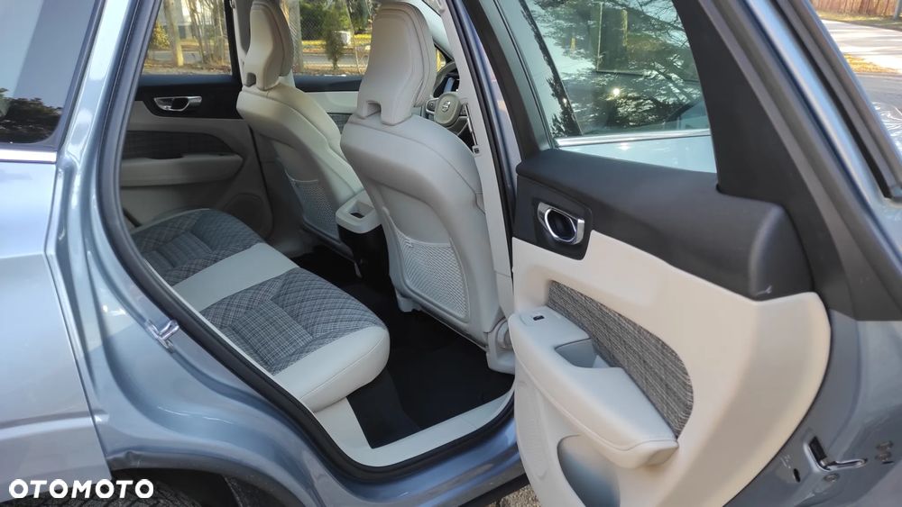 Volvo XC 60 ver-b4-d-awd-momentum-pro - 11