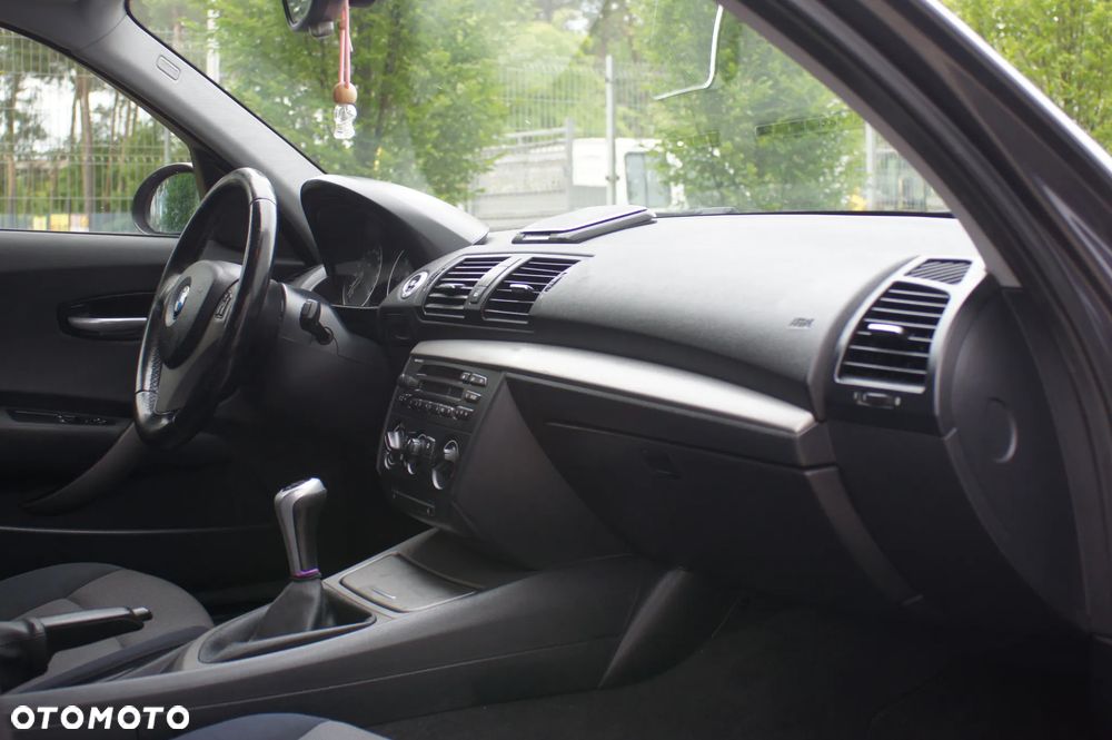 BMW Seria 1 118i - 25