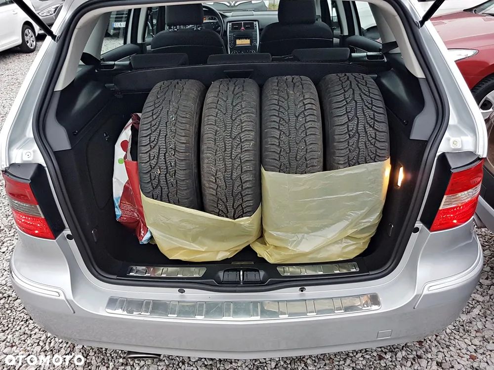 Mercedes-Benz Klasa B 180 BlueEFFICIENCY SPORT EDITION - 26