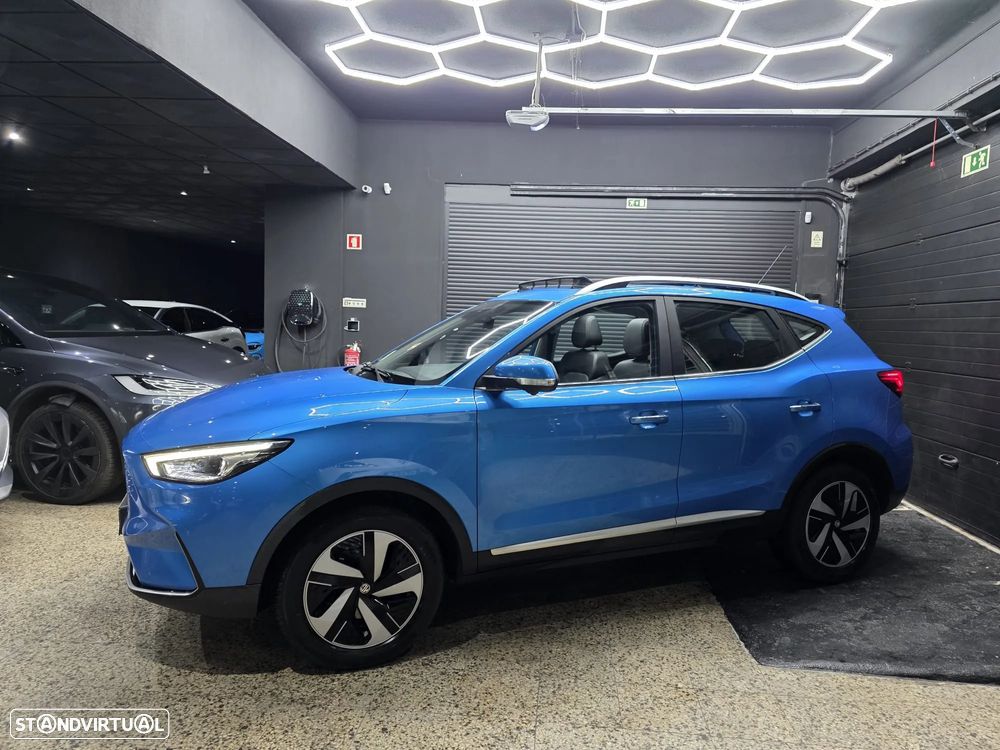 MG ZS EV 72.6 kWh Luxury OBC 11 kW - 9
